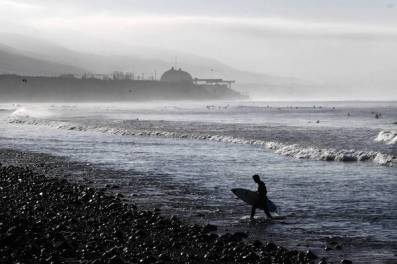 la-174296-me-0919-surf-19-jpg-20130506Fog